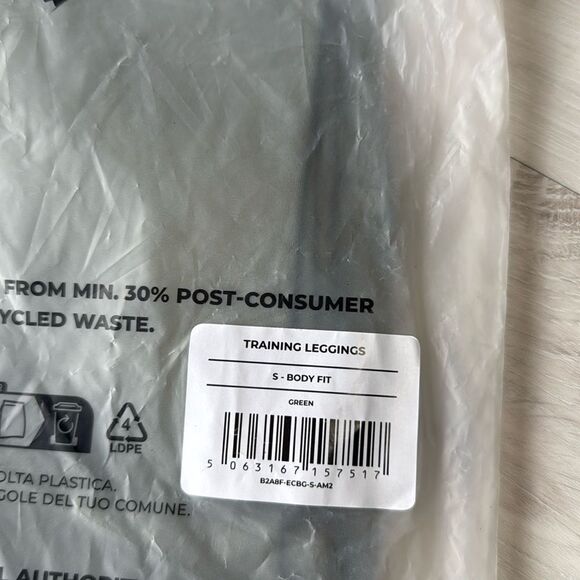 Gymshark TRAINING LEGGINGS Size Small Green NWT In Packaging - Picture 5 of 5